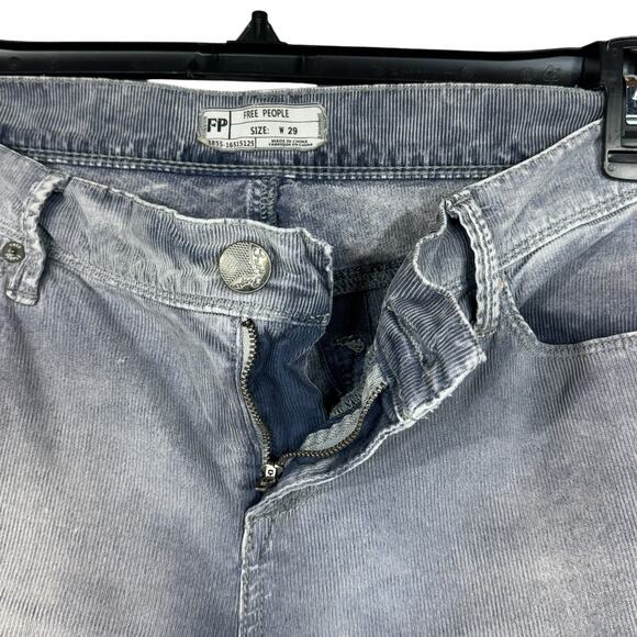Free People SZ 29 Cropped Corduroy Pants Mid-Rise Zip-Fly Pockets Gray Washed - Picture 3 of 9